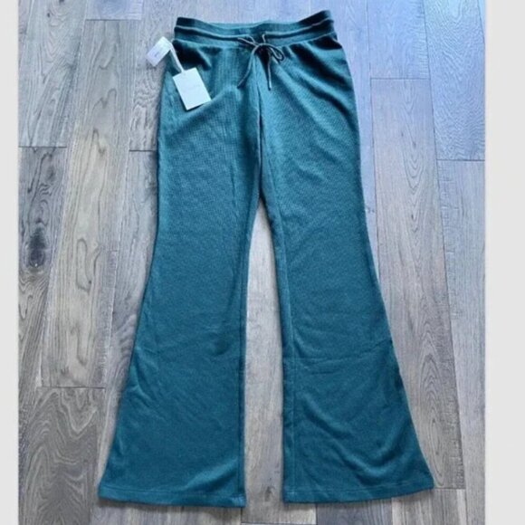 Aritzia Sunday Best Baby Waffle Kick Flare Lounge Pants Green Size S NWT - Picture 1 of 7